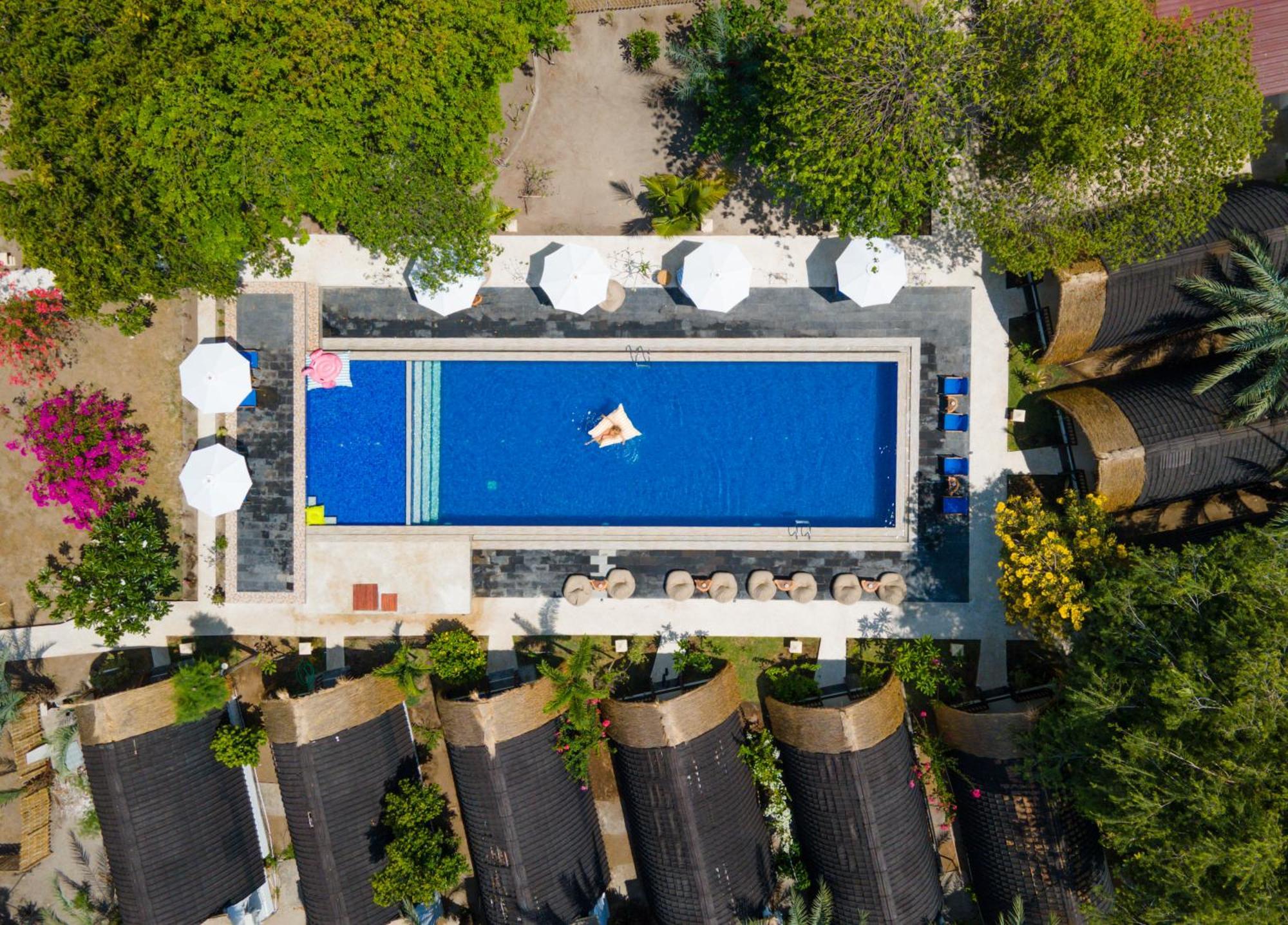 Living Asia Sunset Resort Гили-Эйр Экстерьер фото
