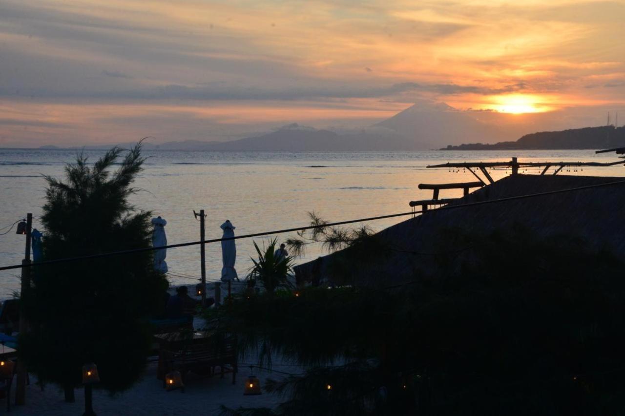 Living Asia Sunset Resort Гили-Эйр Экстерьер фото