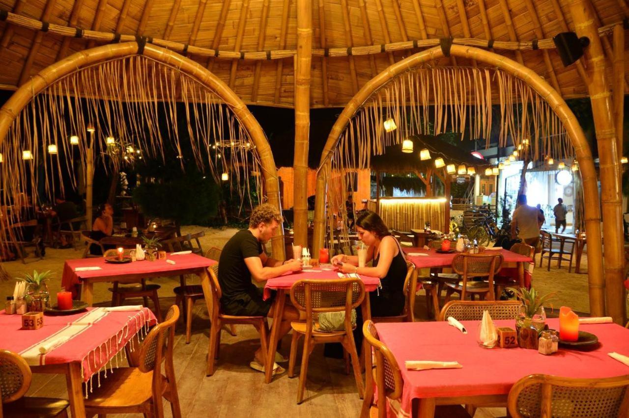 Living Asia Sunset Resort Гили-Эйр Экстерьер фото