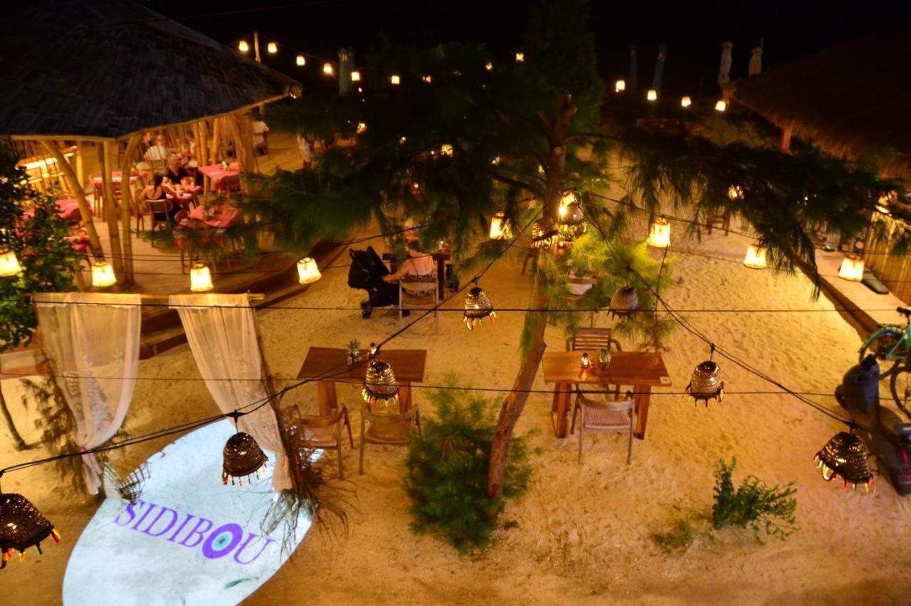 Living Asia Sunset Resort Гили-Эйр Экстерьер фото