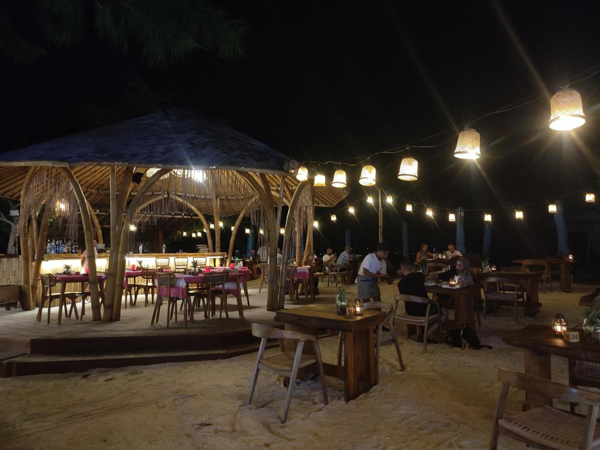 Living Asia Sunset Resort Гили-Эйр Экстерьер фото
